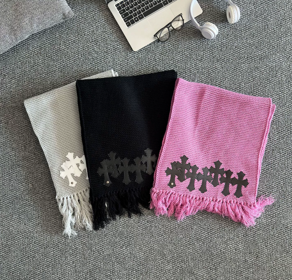 【GR78】Noir Cross Emblem Knit Stole